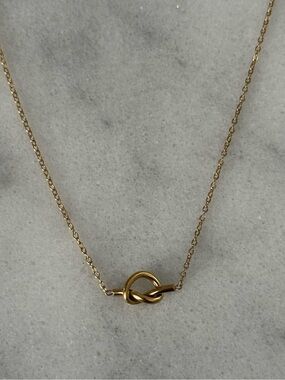 Gold Knot Forever Simple Necklace
Brand New
Gold Plated Stainless Steel
